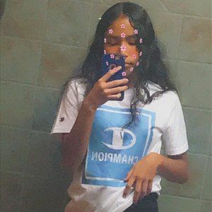 Meet your Posher, Iris